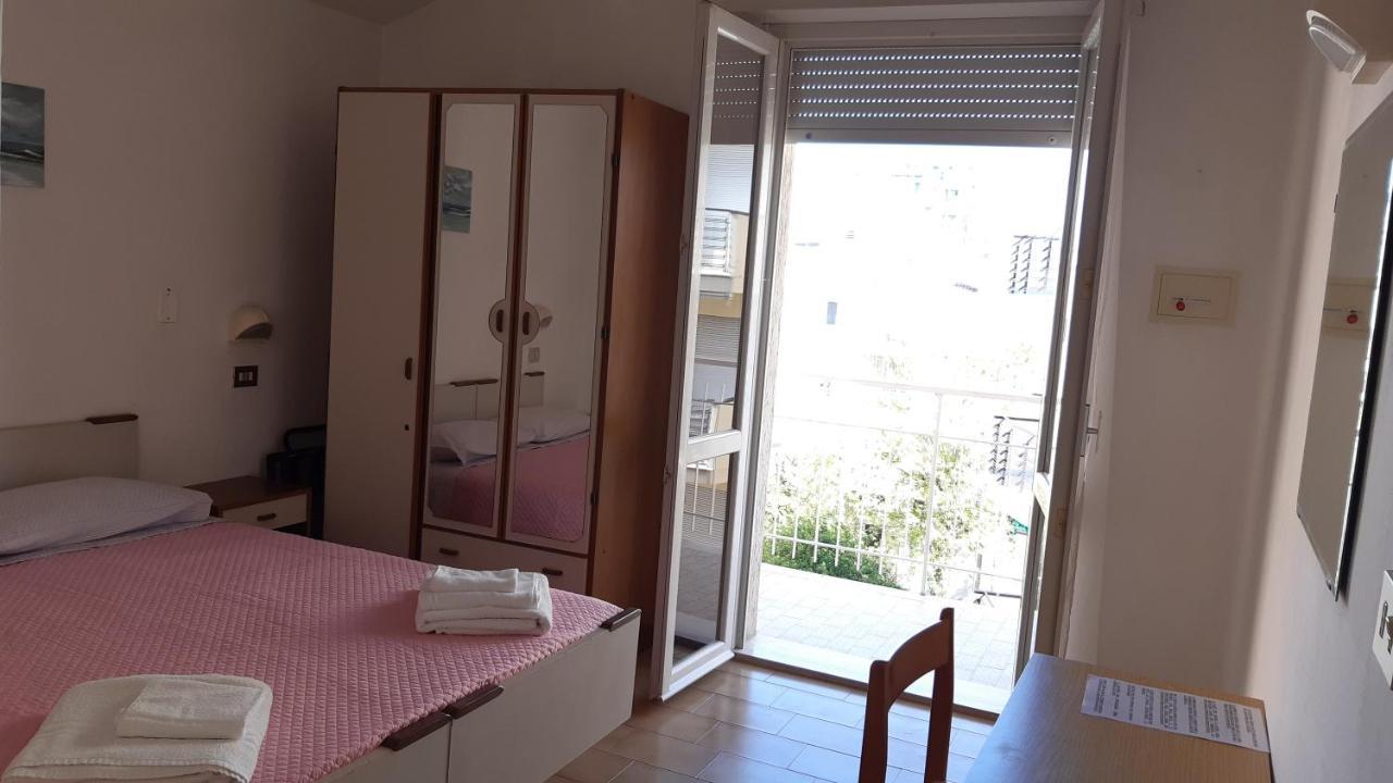 Hotel Elisabetta 2 Stelle Католика Екстериор снимка